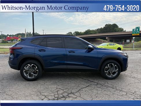 Used 2024 Chevrolet Trax LT FWD image 4
