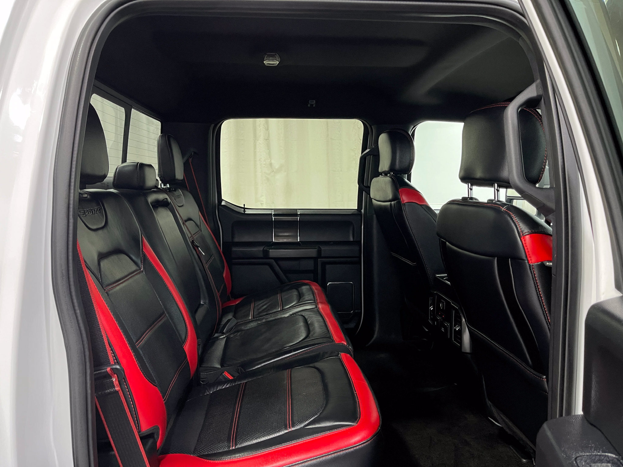 Used 2018 Ford F150 Lariat w/ Equipment Group 502A Luxury AWD/4WD image 30