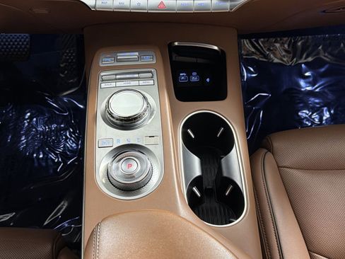 Used 2022 Genesis GV70 2.5T w/ Advanced Package image 22