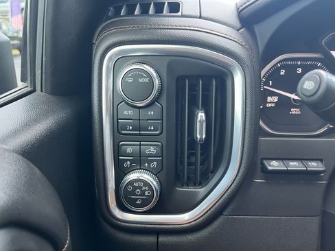 Used 2021 GMC Sierra 1500 AT4 w/ Technology Package image 17