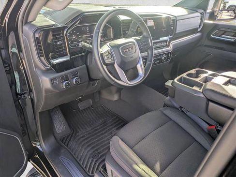 Used 2024 GMC Sierra 2500 SLE w/ SLE Value Package; image 9