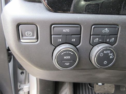 Certified 2022 Chevrolet Silverado 1500 LT image 25