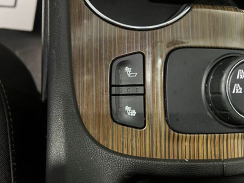 Used 2020 GMC Acadia SLE w/ Driver Convenience Package image 14