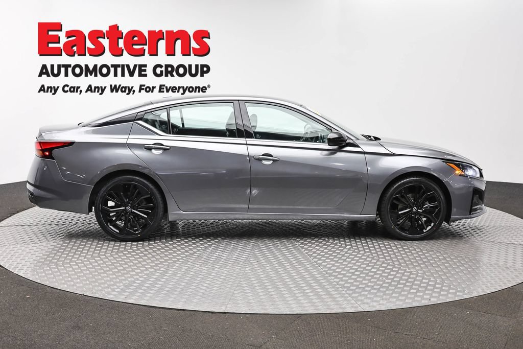 Used 2023 Nissan Altima 2.5 SR FWD image 7