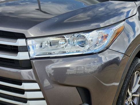 Used 2018 Toyota Highlander XLE image 9