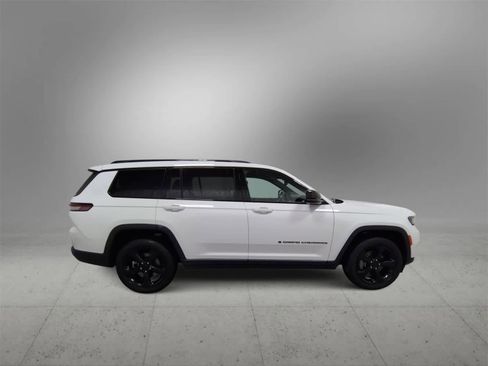 Certified 2024 Jeep Grand Cherokee L Altitude image 9