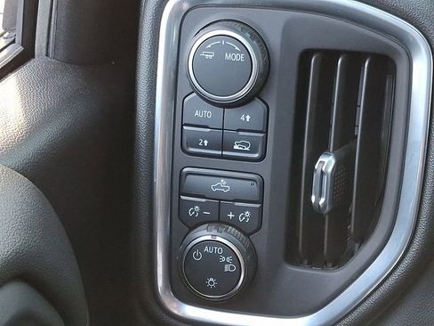 Certified 2022 Chevrolet Silverado 1500 LT image 24