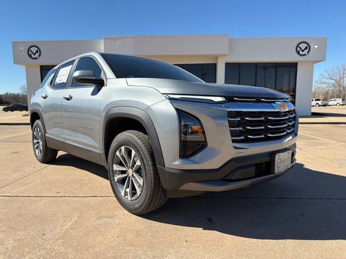 New 2026 Chevrolet Equinox LT image 3