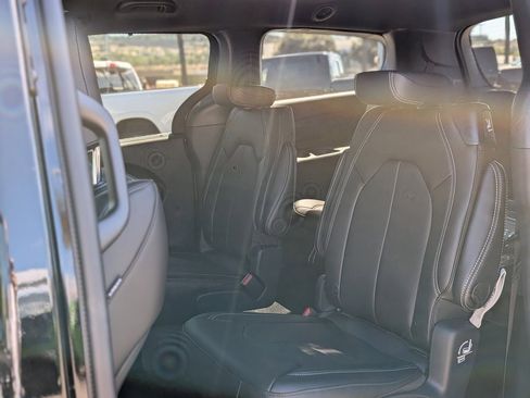 Used 2026 Chrysler Voyager LX image 11