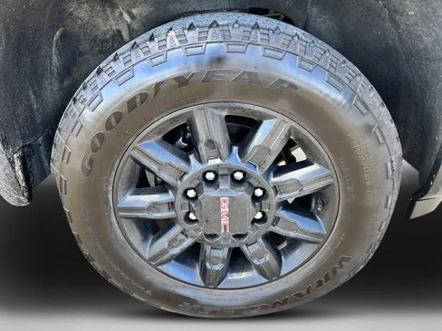 Used 2024 GMC Sierra 2500 AT4 w/ AT4 Premium Plus Package AWD/4WD image 13