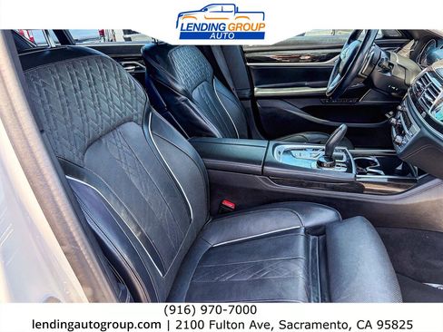 Used 2019 BMW 750i w/ Executive Package RWD image 15