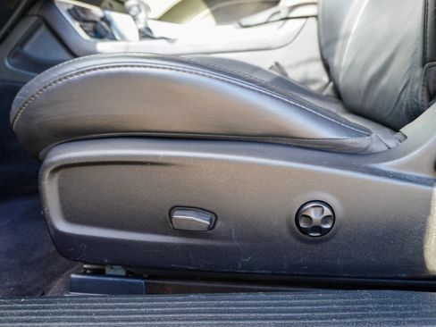 Used 2017 Dodge Challenger SXT Plus image 18