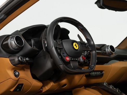 Used 2019 Ferrari 812 Superfast RWD image 28