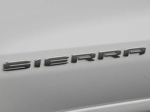 Used 2022 GMC Sierra 1500 SLT w/ SLT Premium Plus Package AWD/4WD image 12