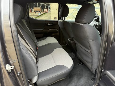 Used 2020 Toyota Tacoma TRD Off-Road w/ Blackout Package image 55