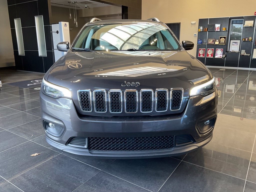 Used 2020 Jeep Cherokee Latitude Plus FWD image 2