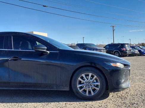 Used 2021 MAZDA MAZDA3 s image 4