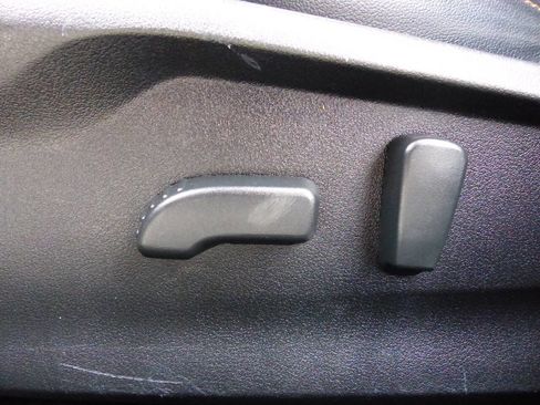 Used 2020 Subaru Crosstrek 2.0i Limited w/ Moonroof Package w/Navigation image 25