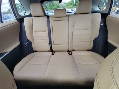 Used 2019 Toyota RAV4 Limited FWD image 5