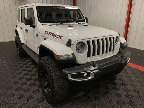 Used 2019 Jeep Wrangler Unlimited Sahara w/ Dual Top Group image 10