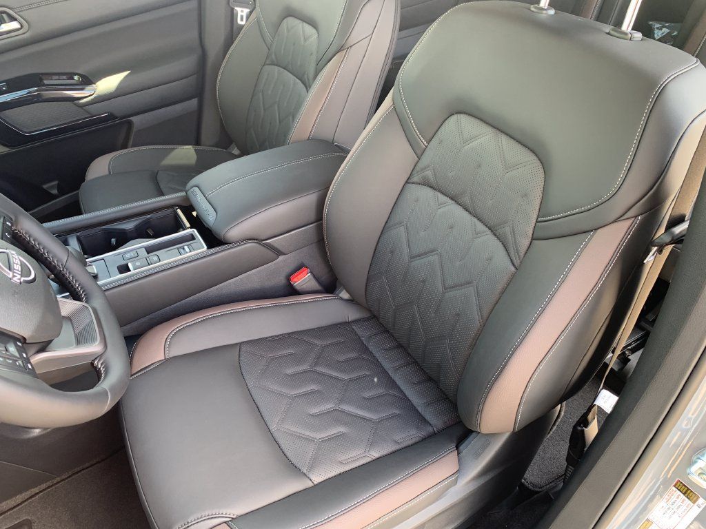 New 2026 Nissan Pathfinder Platinum FWD image 13