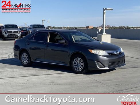 Used 2014 Toyota Camry LE image 1
