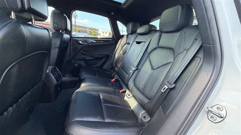 Used 2017 Porsche Macan S AWD/4WD image 48