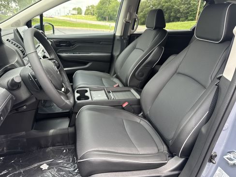 New 2026 Honda Odyssey Elite image 3