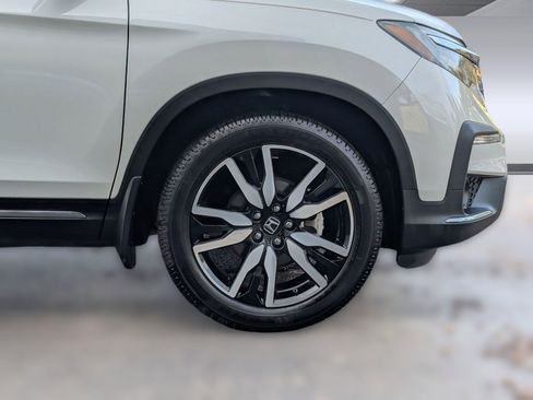 Used 2020 Honda Pilot Touring image 12