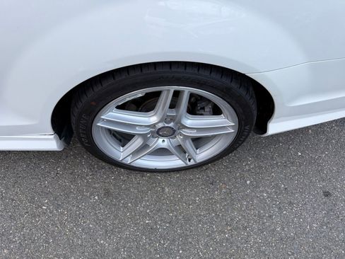 Used 2012 Mercedes-Benz C 350 Coupe image 26