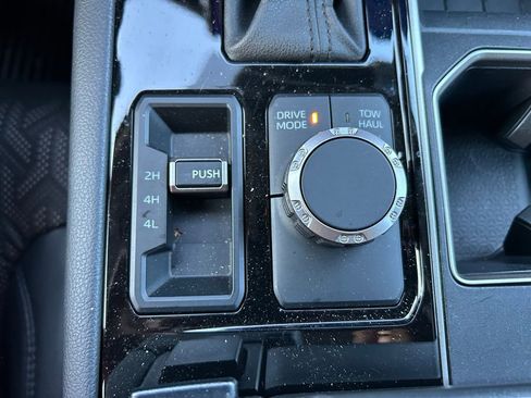 Used 2023 Toyota Tundra Limited image 29