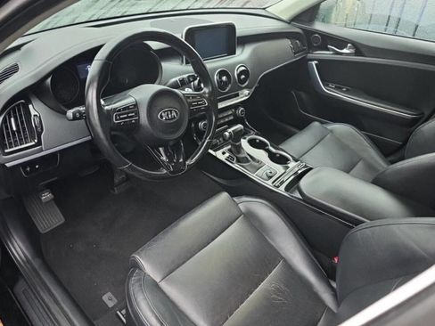 Used 2018 Kia Stinger image 3