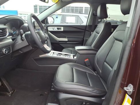 Certified 2023 Ford Explorer XLT w/ Equipment Group 202A AWD/4WD image 16