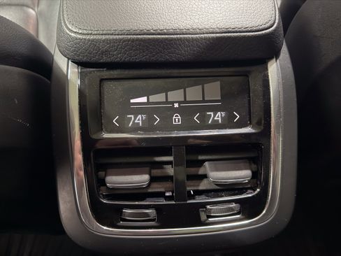 Used 2018 Volvo XC90 T5 Momentum w/ Convenience Package image 28