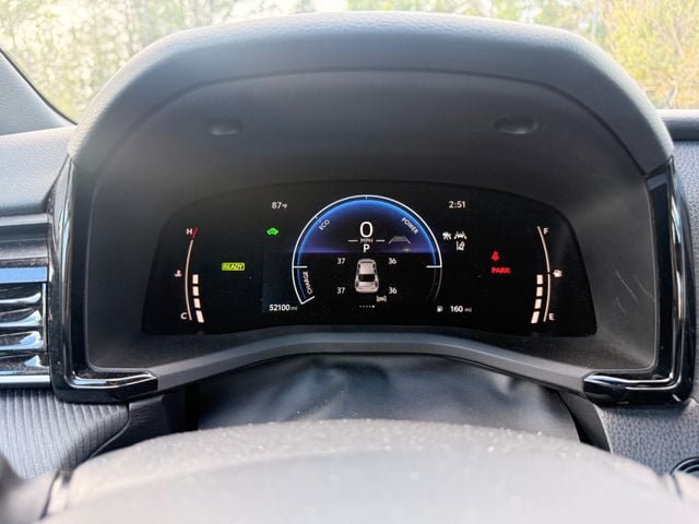 Used 2025 Toyota Camry SE FWD image 3