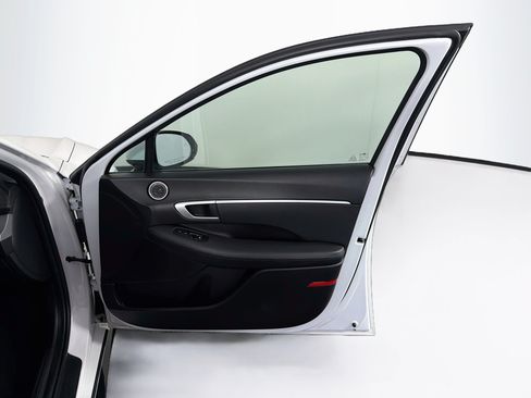 Used 2025 Hyundai Sonata SEL FWD image 32