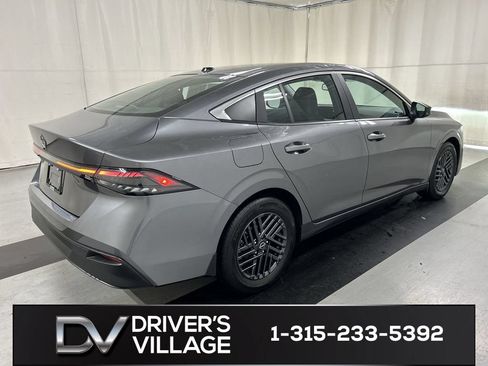 Used 2026 Nissan Sentra SV w/ SV Convenience Package FWD image 2
