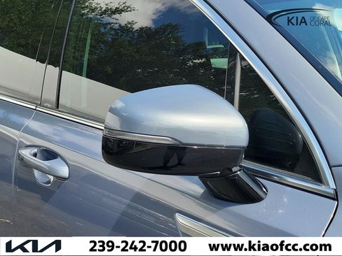 Certified 2025 Kia Sorento LX FWD image 8