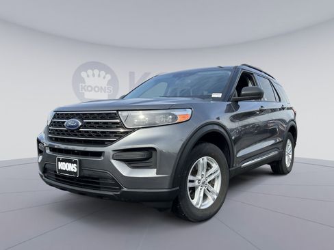 Used 2021 Ford Explorer XLT image 1