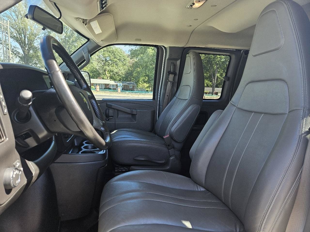 Used 2019 Chevrolet Express 3500 LS RWD image 11