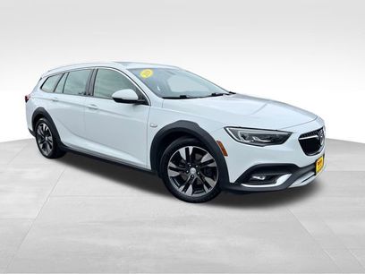 Used 2019 Buick Regal Essence w/ Driver Confidence Package I