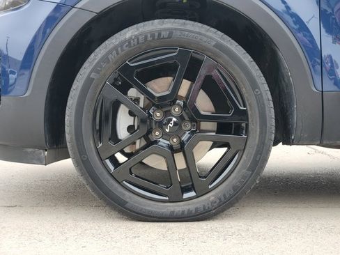 Certified 2023 Kia Telluride SX X-Line image 11