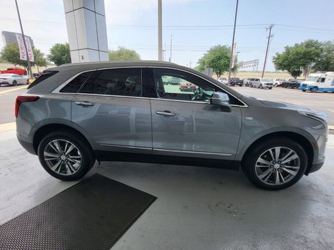 Used 2025 Cadillac XT5 Premium Luxury w/ Technology Package FWD image 6