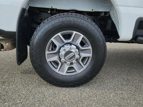 Used 2023 Ford F350 Lariat AWD/4WD image 9