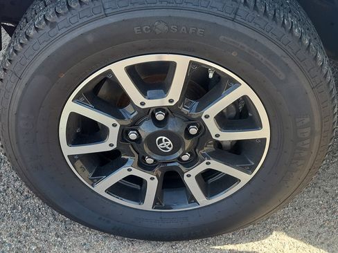 Used 2016 Toyota Tundra Limited w/ Limited Premium Package image 16