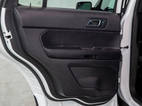 Used 2016 Ford Explorer 4WD Police Interceptor image 8