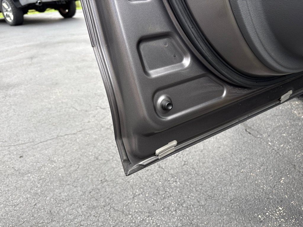 Used 2017 Toyota Sienna XLE Premium AWD/4WD image 38