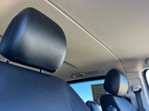 Used 2018 Mercedes-Benz Metris Passenger image 21