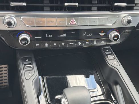Used 2024 Kia Telluride SX FWD image 15