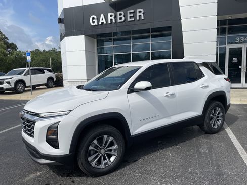 New 2026 Chevrolet Equinox LT image 3